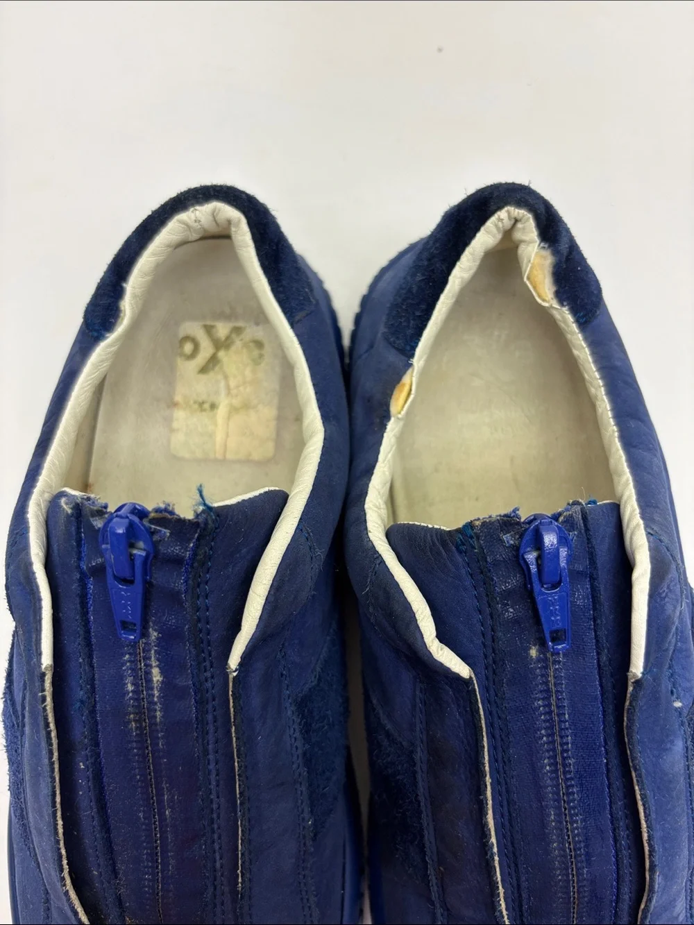 oXs Men's Zip-Front Casual Slip-On Sneakers in Blue, sz 8, box 74